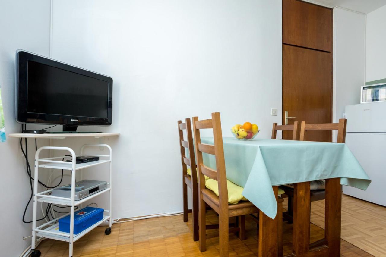 Apartment Jakovac By El-Pi Tours Njivice Exterior photo