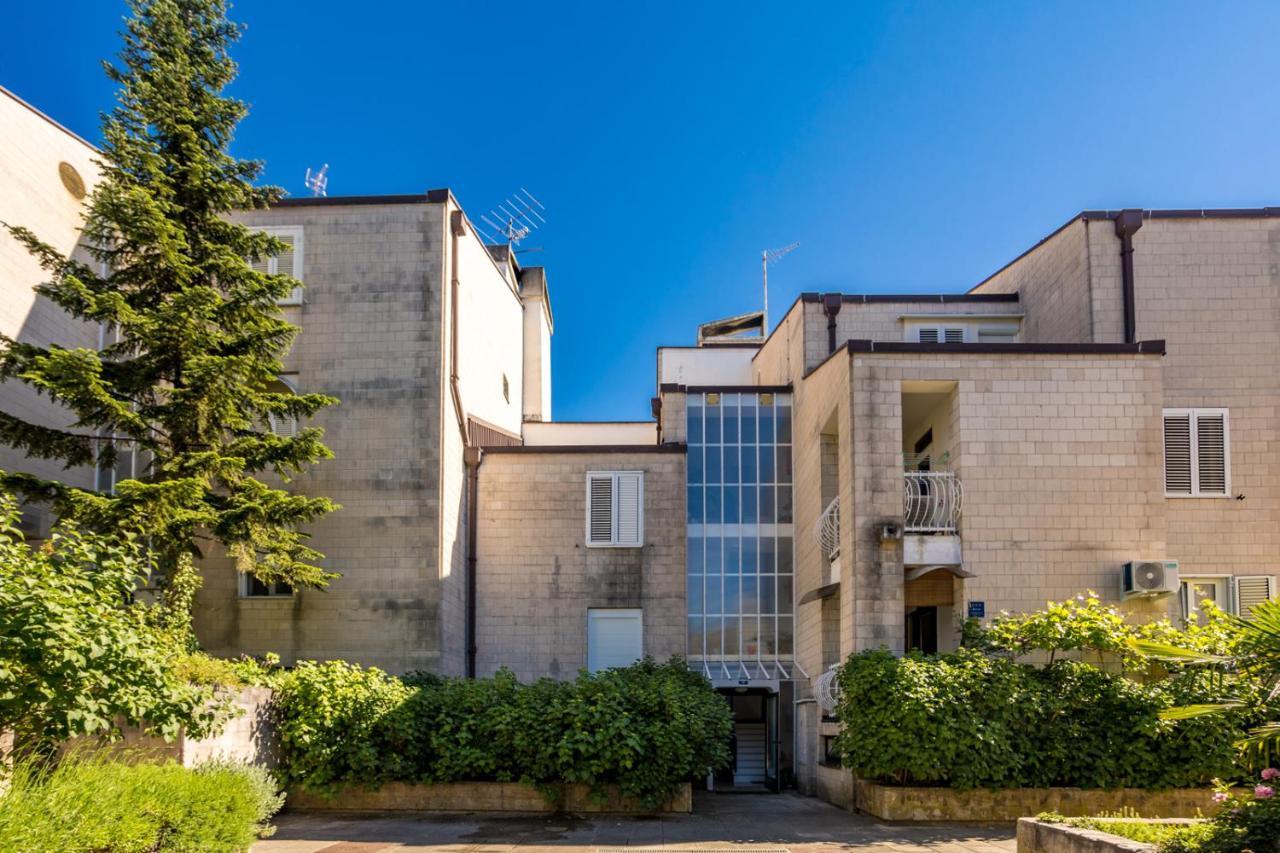 Apartment Jakovac By El-Pi Tours Njivice Exterior photo