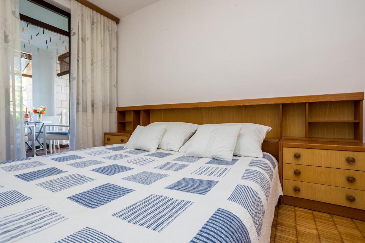 Apartment Jakovac By El-Pi Tours Njivice Exterior photo